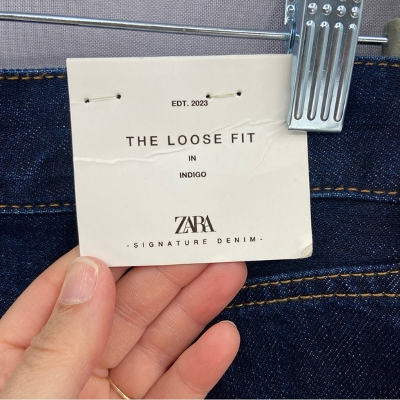 NWT Zara Loose Fit Button Fly Jeans in Indigo Full Length Low Rise Size 12 - Picture 3 of 7